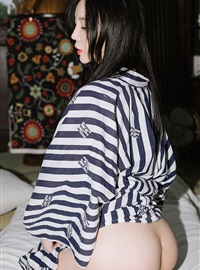 Korean girl model Kim white sling(5)